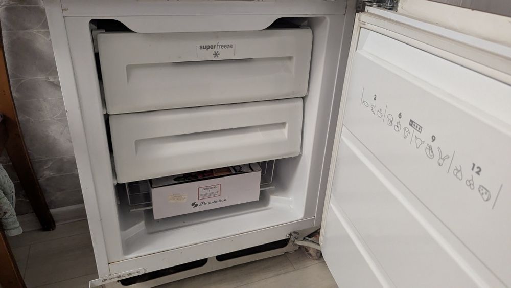 Морозильник Ariston