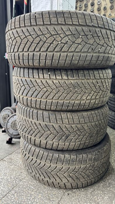 255 50 19 goodyear 4 броя зимние шины 90%