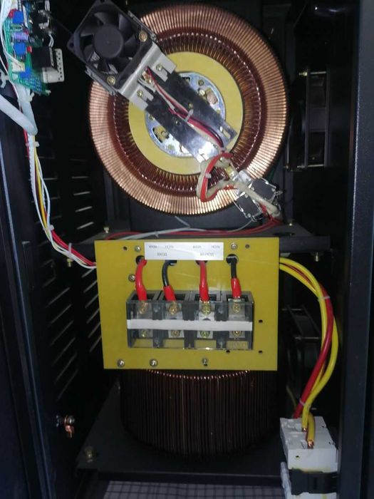 Мощные высокоточные стабилизаторы напряжения AIWA — 20 kVA