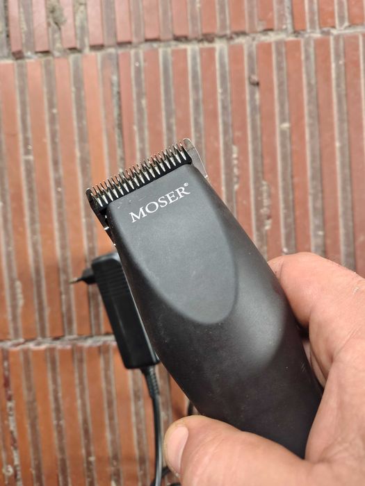 Машинка подстригване на животни кучета