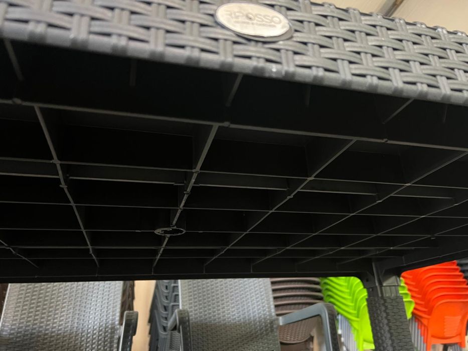 много здрав градински комплект 6 стола и маса 70/120см