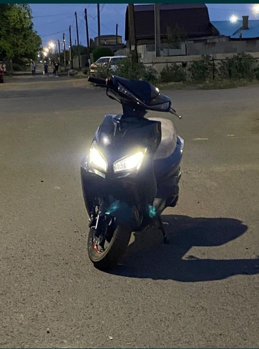 Продам скутер м8 про