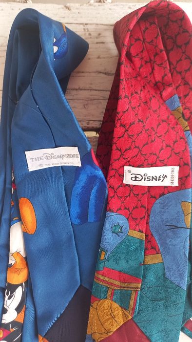 2 cravate Disney