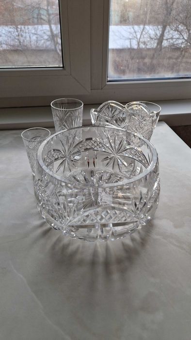 Продам хрустальную салатницу СССР