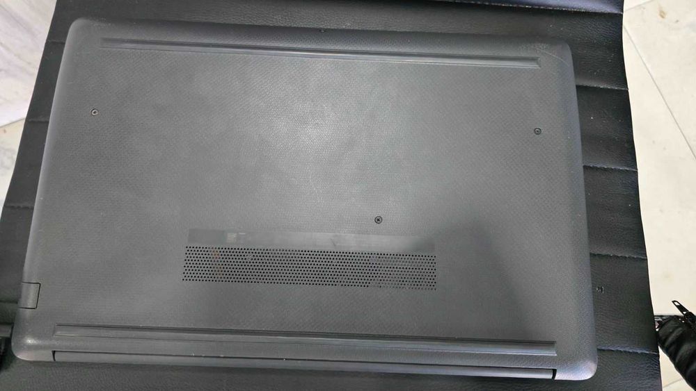 Лаптоп HP 15-db1062nl / AMD ryzen 3 / 8 RAM / SSD 128 +1TB HDD /