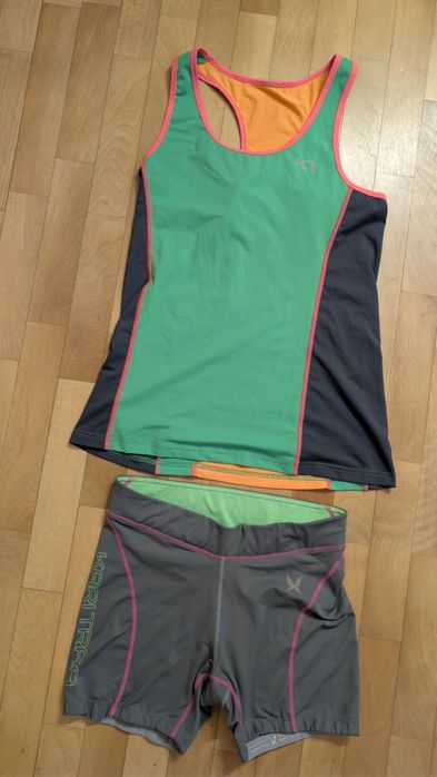 Официално сако и гащеризон с цип отзад