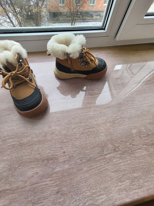 Продам детские ботиночки