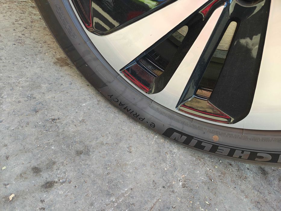 Michelin E  Primacy 235/50/R19
