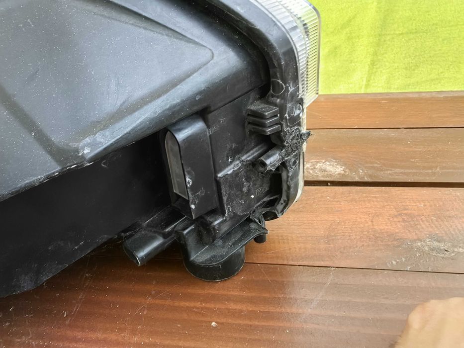 Фар за Skoda Rapid Xenon / Шкода Рапид Ксенон