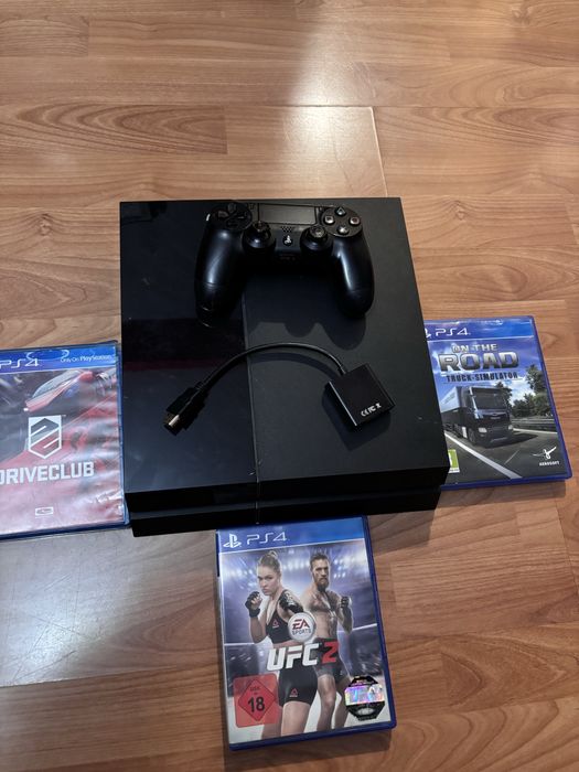 Продава се ps4fat със 3 игри и акалнът