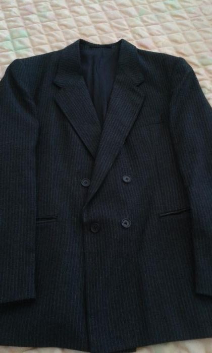 Стилен мъжки костюм