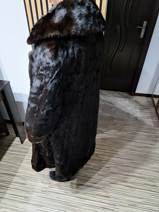 Vând haina de blana