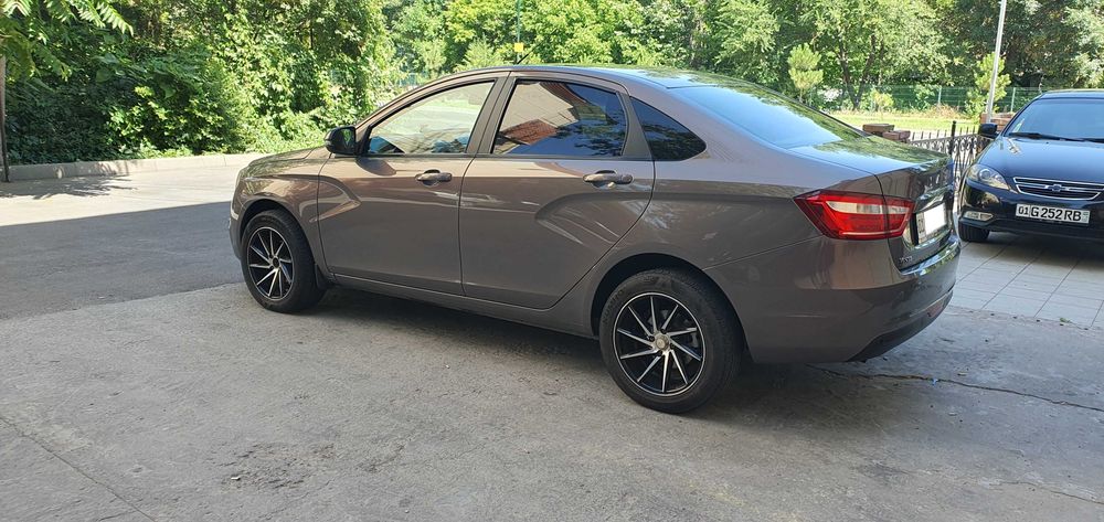 Продаю свою LADA VESTA FANTOM в идеальном состоянии.