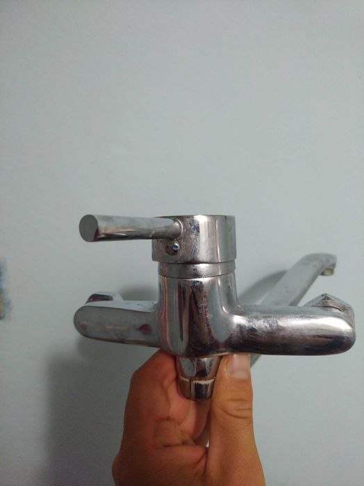 Смесител за умивалник