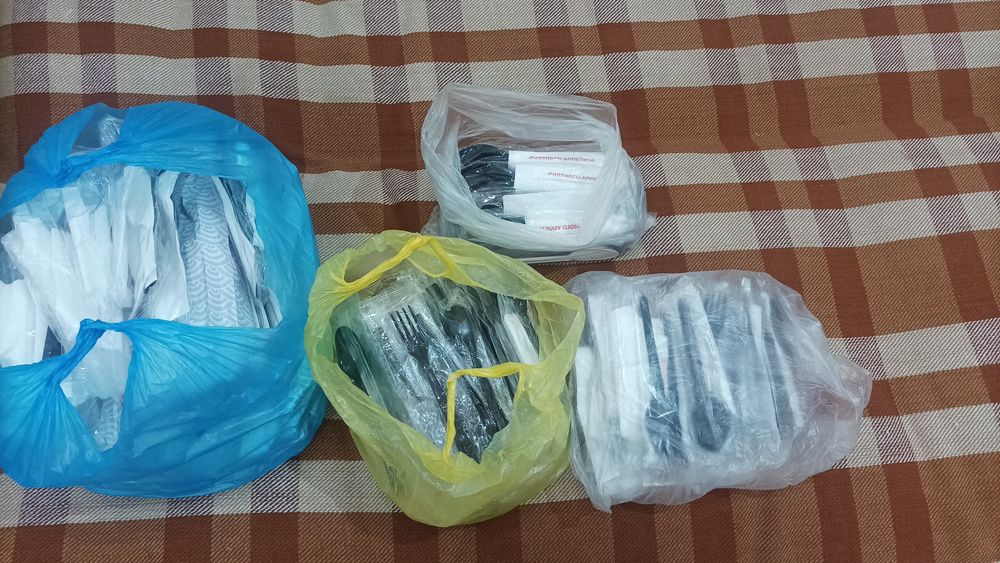 Одноразовые ложки и вилки