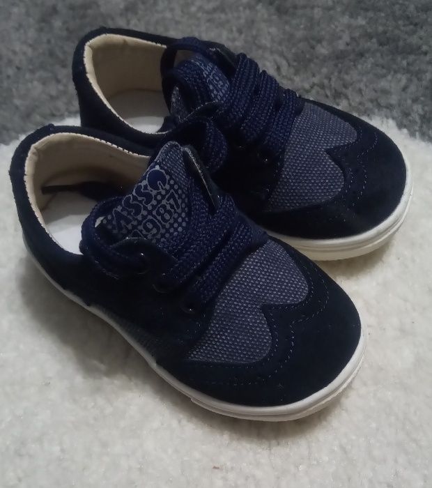 Велурени обувки на италианската марка "ASSO", номер 21, стелка 13,5 см