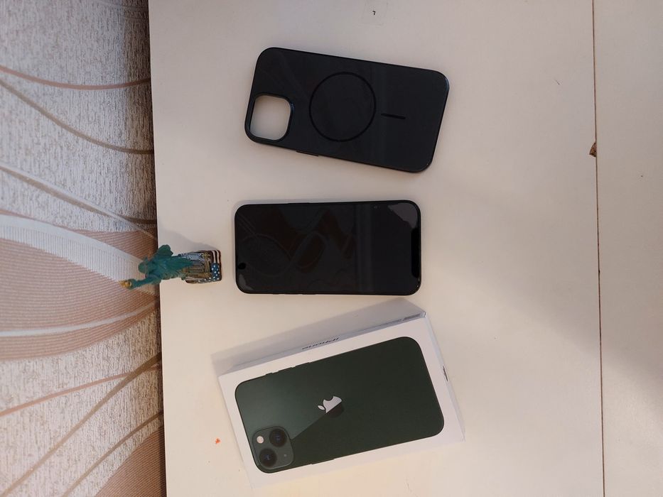 Продам iphone 13 128gb