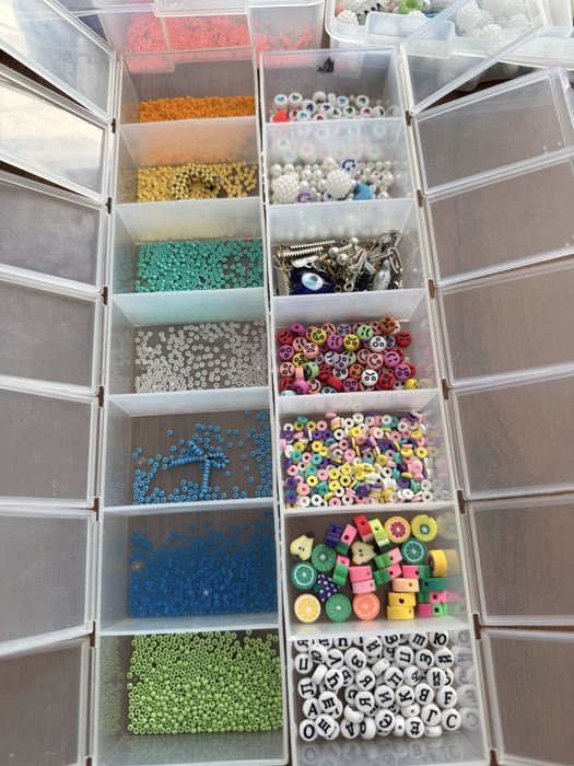 Набор бисеров с контейнером