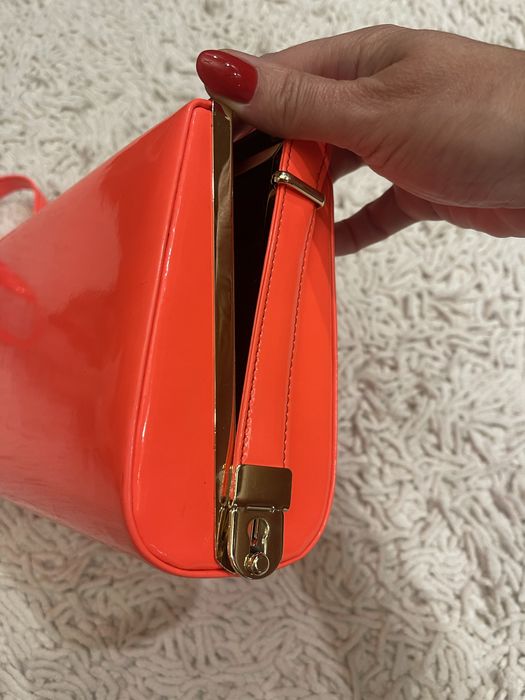 Сумочка новая. Лежала в гардеробе.