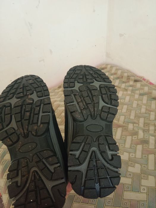 Женская обувь кроссовки