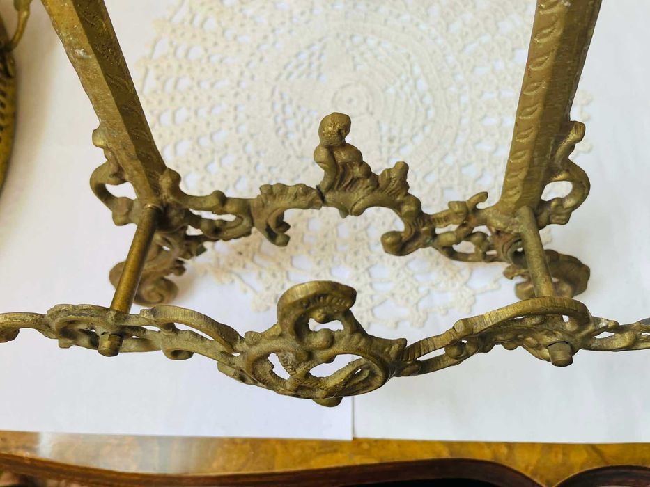 Красива голяма месингова поставка / статив / от Англия за картина