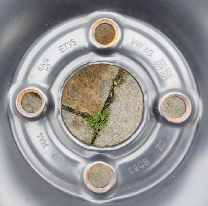 O jantă oțel VW UP R14 seria 5Jx14H2 ET35 - 4x100 rezervă