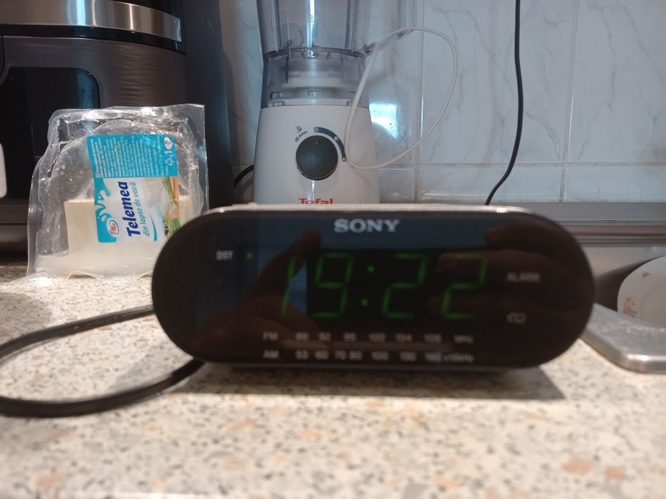 Radio ceas Sony s