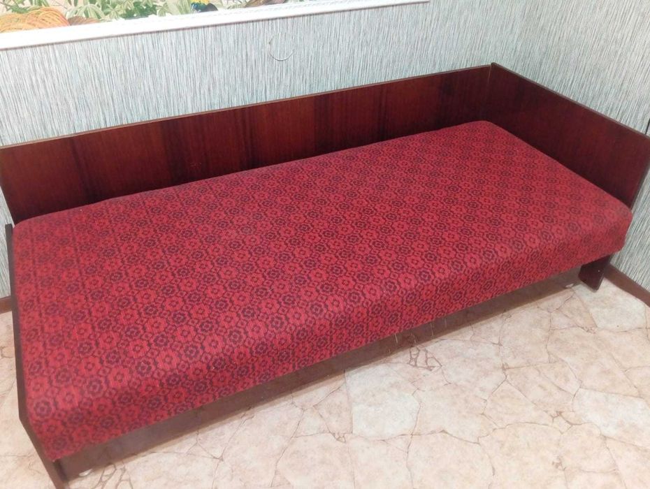 Кровать односпальная б/у