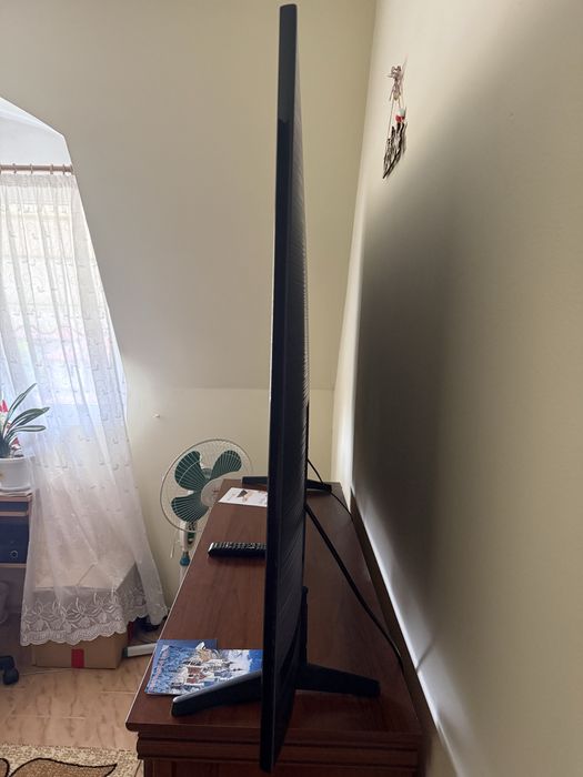 Телевизор Самсунг 65”