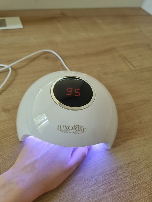 Lampa UV pentru unghii