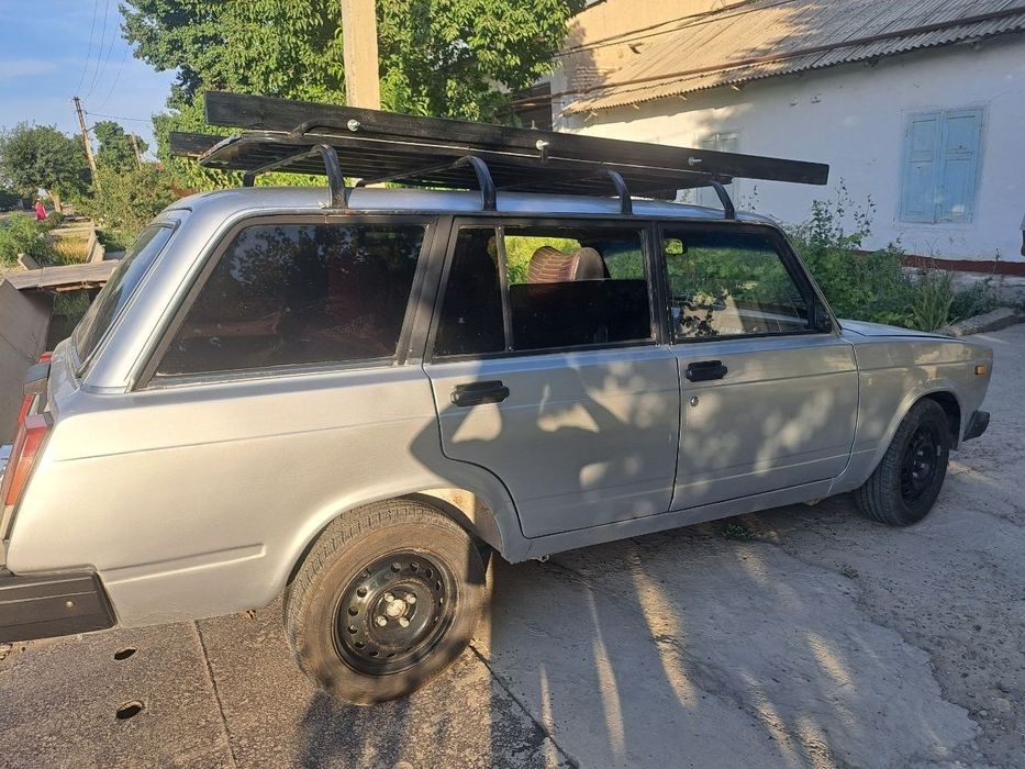 Vaz 2104 sotiladi