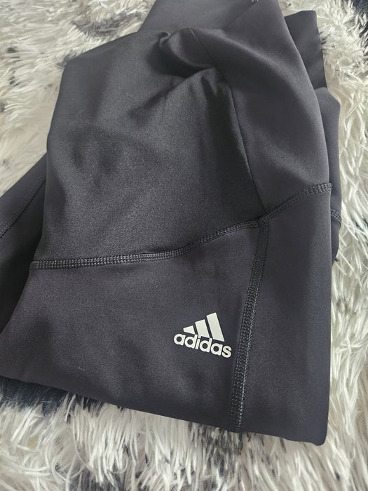 Pantaloni adidas talie înaltă,pentru burtici marimea M negri