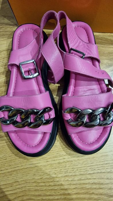 Цикламени сандали естествена кожа