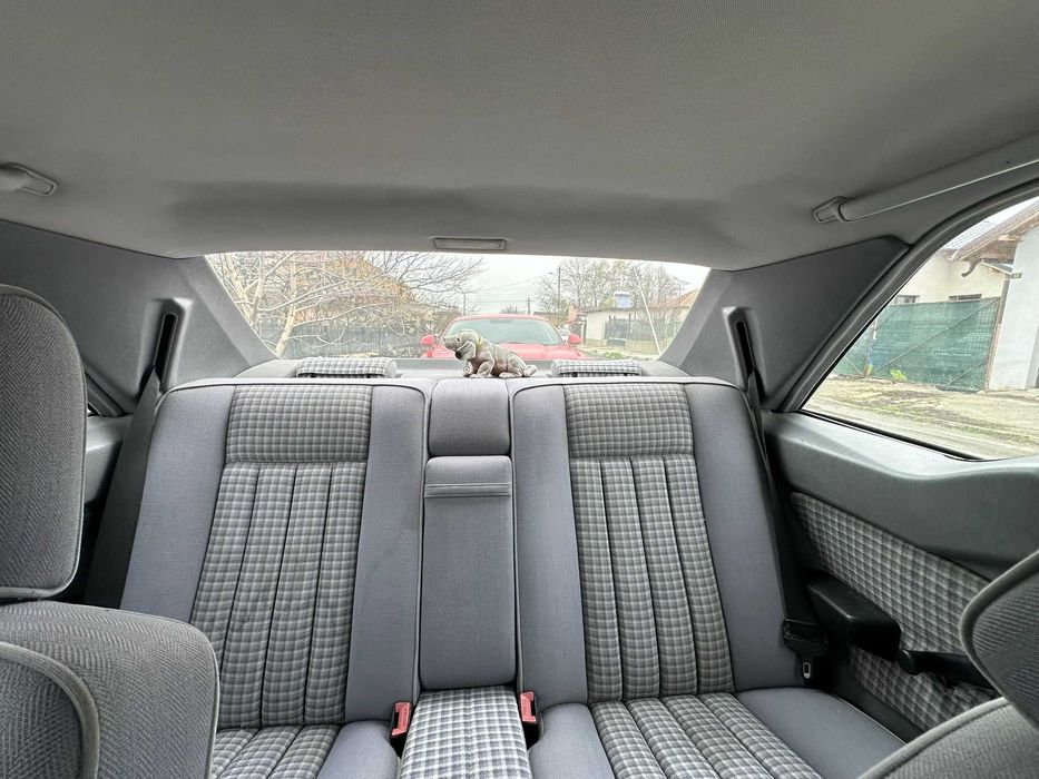 Mercedes Benz W124 E220 coupe facelift vehicul atestat istoric