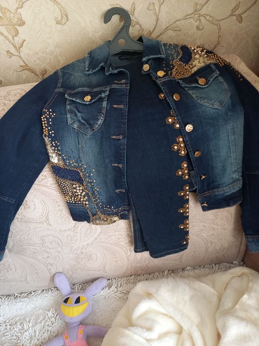 Продам джинсовый костюм