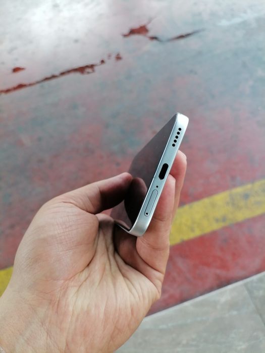 Honor 400 lite 256 gb sotiladi