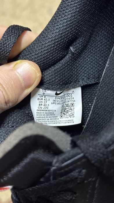 Продам новые Nike waffle