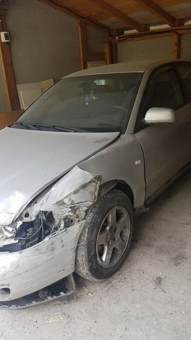 Vând Audi A4 b5 din 2001 AVARIAT