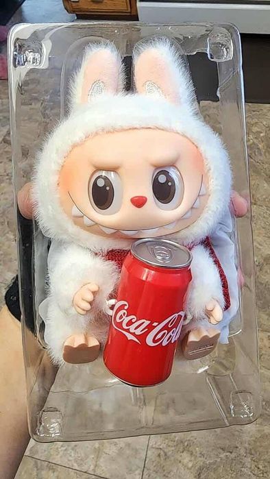 Колекционерски Labubu x Coca-Cola – Зимна лимитирана серия Pre order