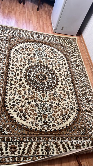 Продаю чистые ковры для дома/дачи