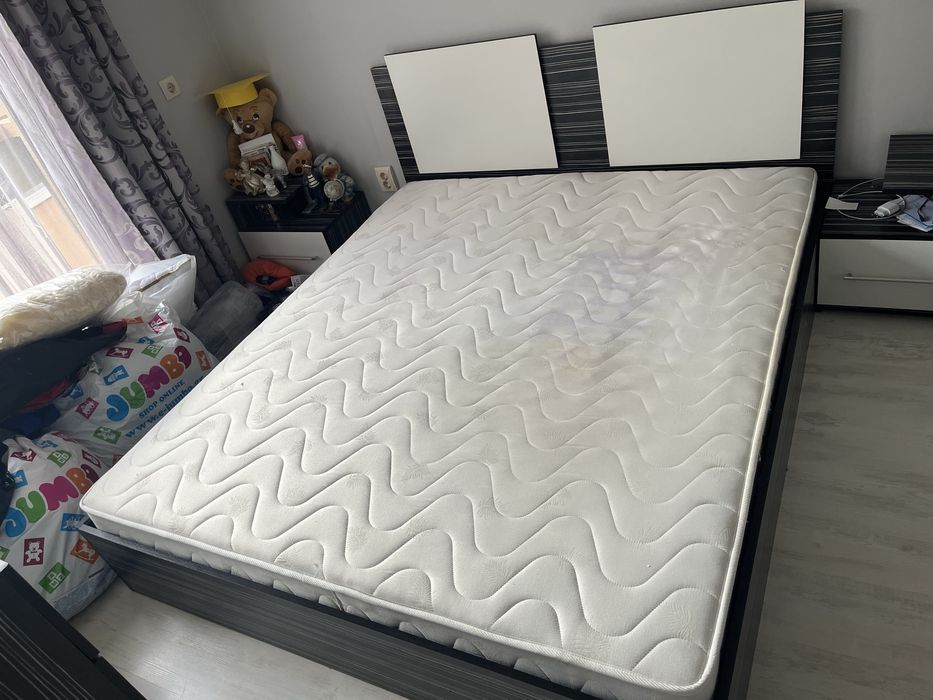 Спалня с матрак и  механизъм с място за багаж 164/190см.