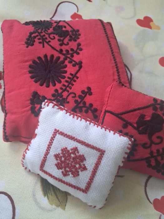 Pernuțe făcute manual umplute cu vată