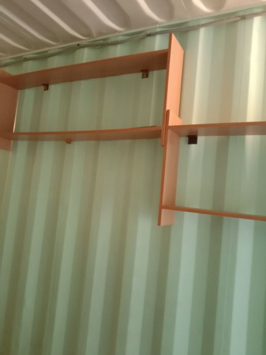 Настенные полки ДСП.