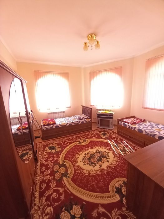 Урганч шахар Ал Хоразмий кучасида 3-хонали квартира ижарага берилади