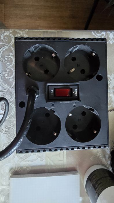 Стабилизатор напряжения Powercom TCA-1200