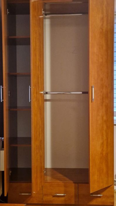 Vând mobila dormitor