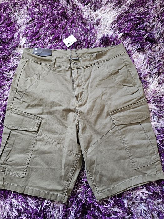 Pantaloni trei sferturi bărbătești noi marime 32 cropp regular