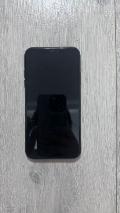 Продам телефон айфон 11