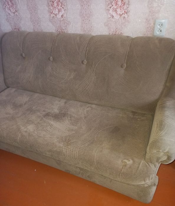 Продам диван раскладной и 2 кресла,можно поотдельности