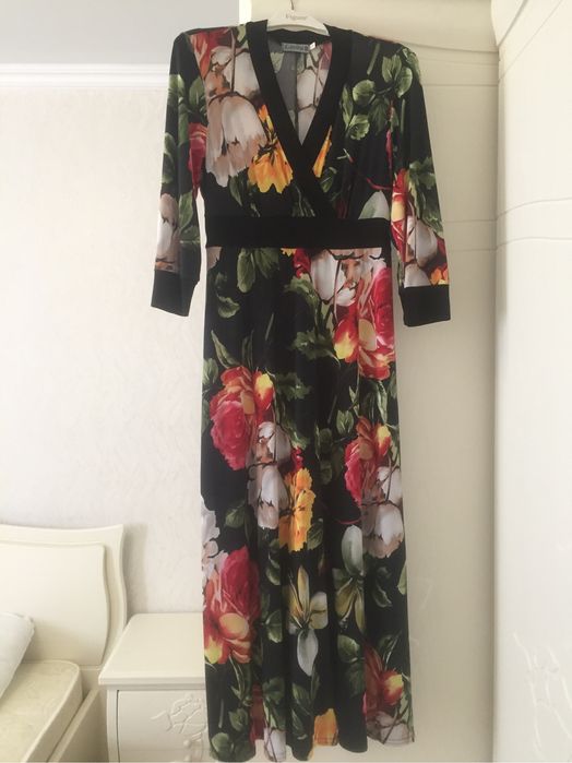 Платье 48р 10000т